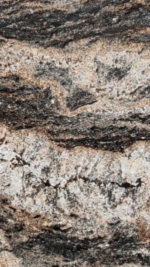 MAGMA BLACK